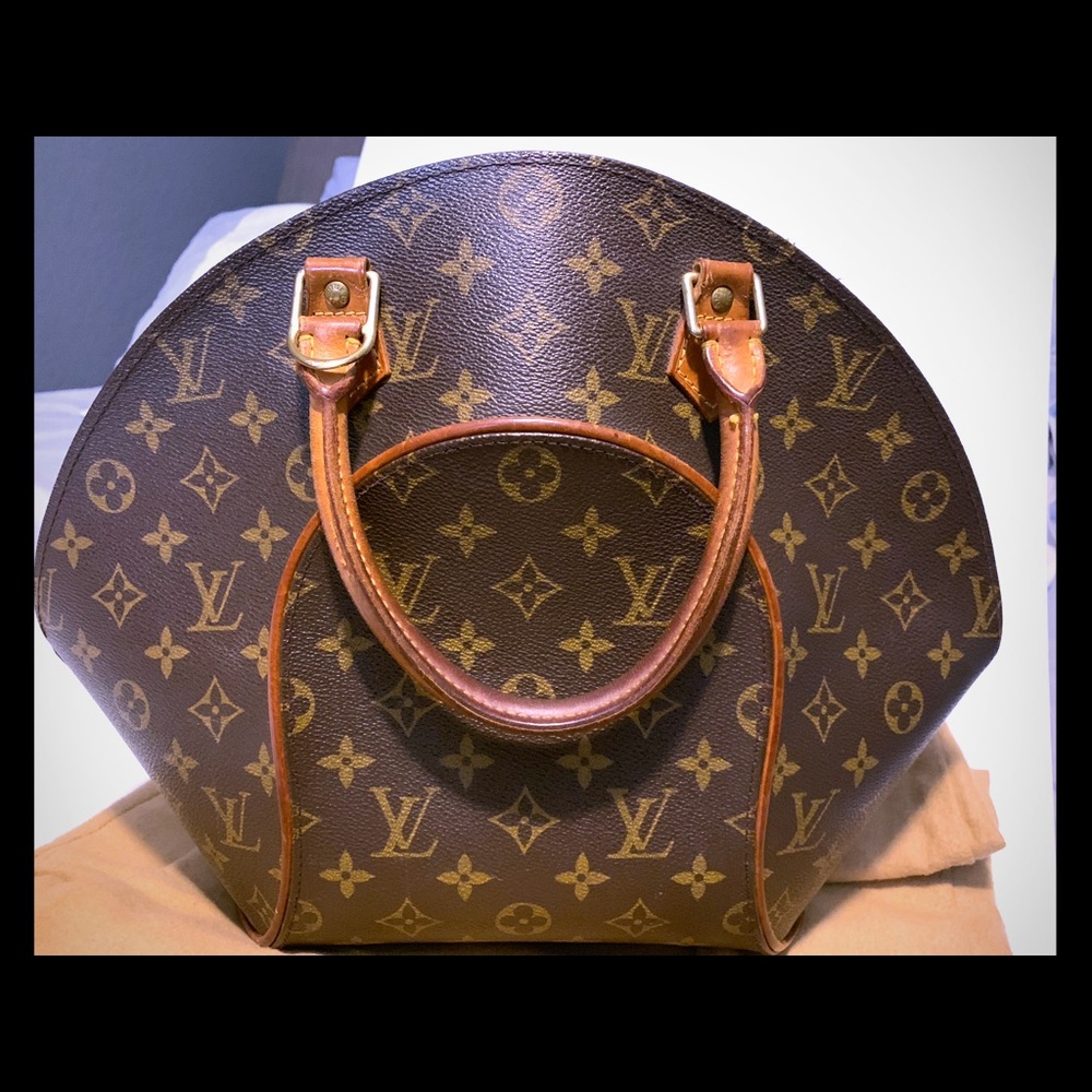 authentic louis. USED. ellipse MM.